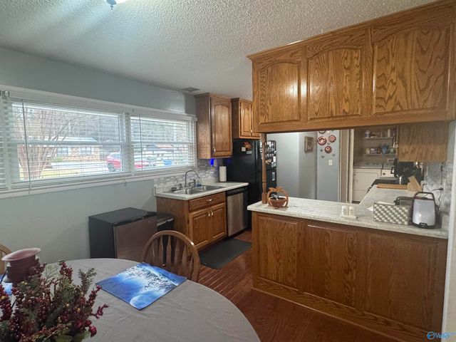 239 NW Hampton Road NW, Hartselle, AL 35640