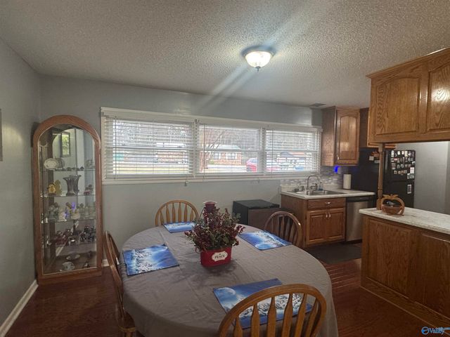 239 NW Hampton Road NW, Hartselle, AL 35640