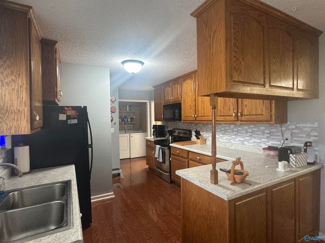 239 NW Hampton Road NW, Hartselle, AL 35640