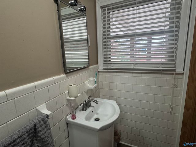 239 NW Hampton Road NW, Hartselle, AL 35640