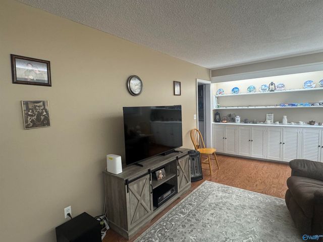 239 NW Hampton Road NW, Hartselle, AL 35640