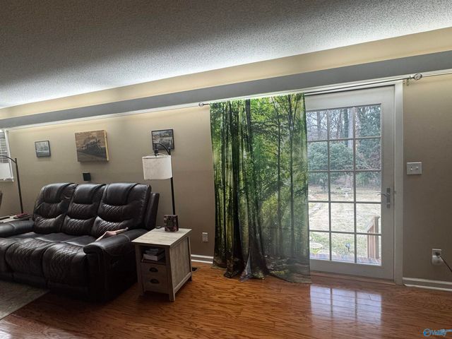 239 NW Hampton Road NW, Hartselle, AL 35640