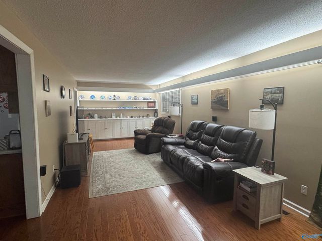 239 NW Hampton Road NW, Hartselle, AL 35640