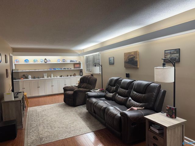 239 NW Hampton Road NW, Hartselle, AL 35640