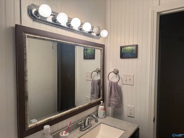 239 NW Hampton Road NW, Hartselle, AL 35640