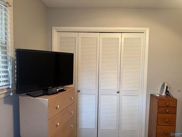 239 NW Hampton Road NW, Hartselle, AL 35640