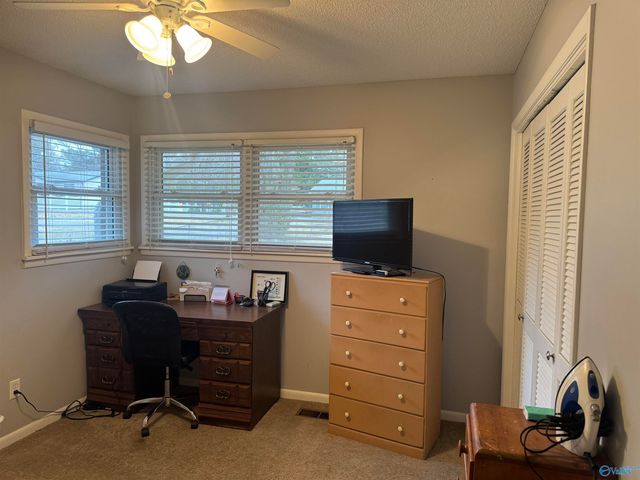 239 NW Hampton Road NW, Hartselle, AL 35640