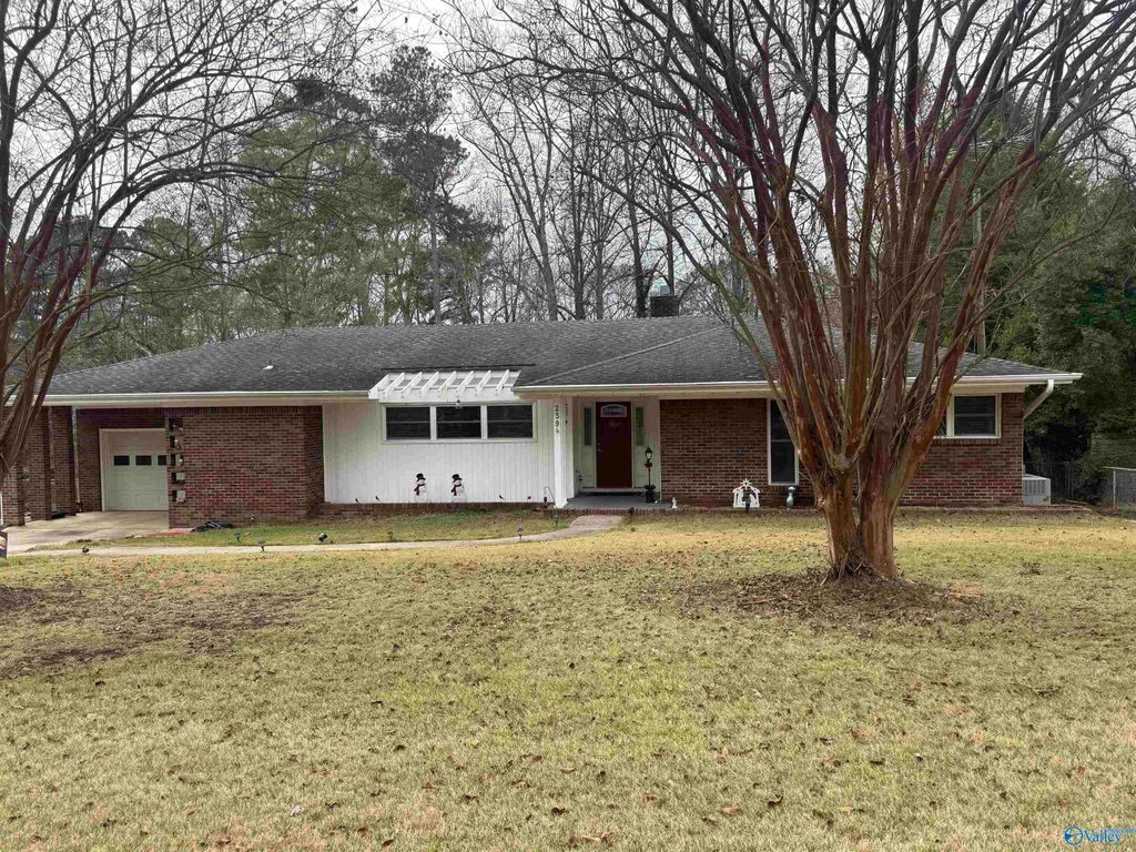 239 NW Hampton Road NW, Hartselle, AL 35640