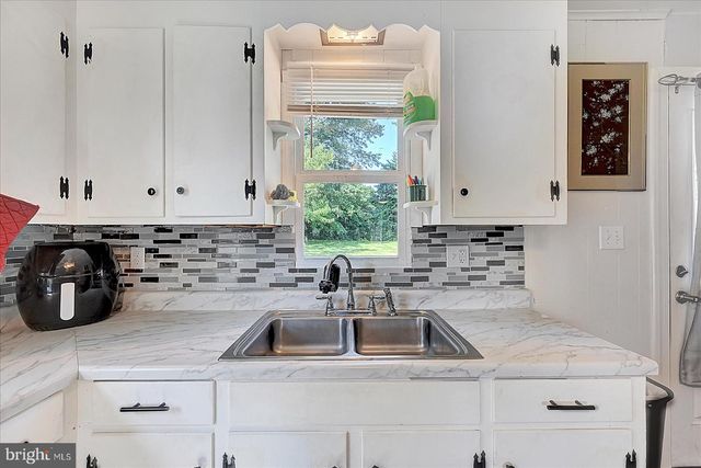 119 BECK MILL RD, Hanover, PA 17331