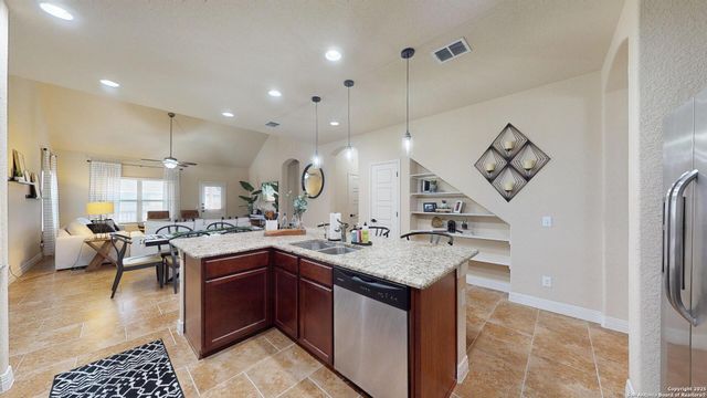 300 SADDLE SPUR, Cibolo, TX 78108
