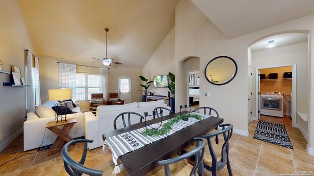 300 SADDLE SPUR, Cibolo, TX 78108