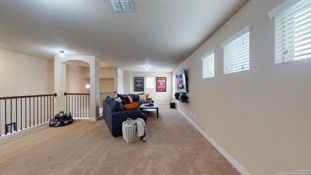 300 SADDLE SPUR, Cibolo, TX 78108