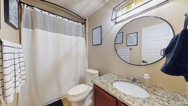 300 SADDLE SPUR, Cibolo, TX 78108