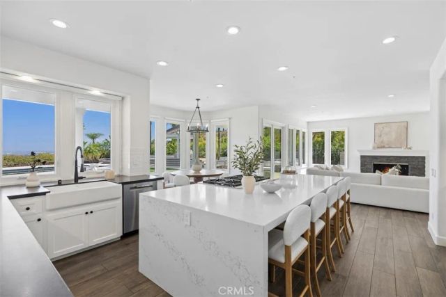 21 Chester, Irvine, CA 92603