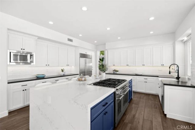 21 Chester, Irvine, CA 92603