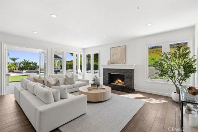 21 Chester, Irvine, CA 92603