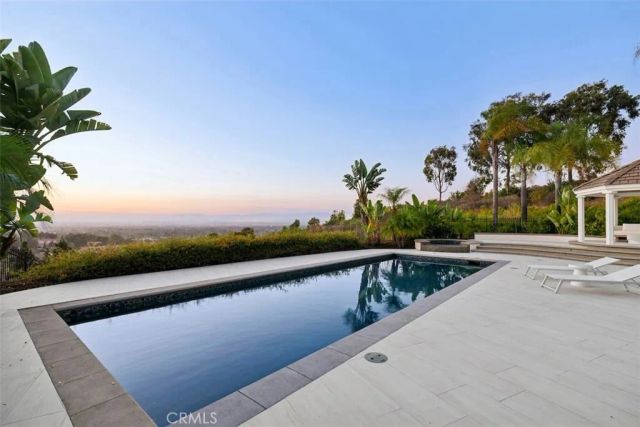 21 Chester, Irvine, CA 92603