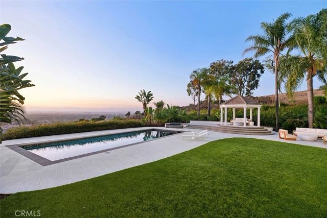 21 Chester, Irvine, CA 92603