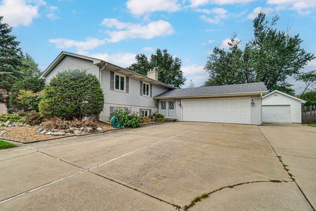 9776 W Oakridge Drive, St. John, IN 46373