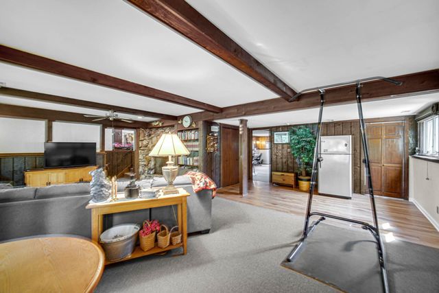 9776 W Oakridge Drive, St. John, IN 46373