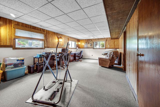 9776 W Oakridge Drive, St. John, IN 46373