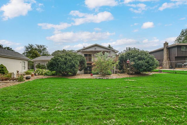 9776 W Oakridge Drive, St. John, IN 46373