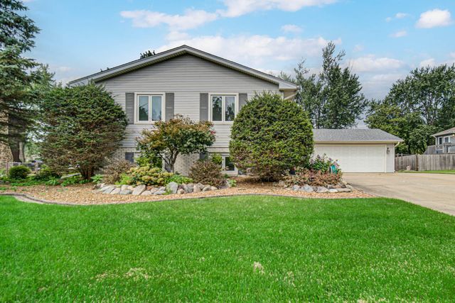 9776 W Oakridge Drive, St. John, IN 46373