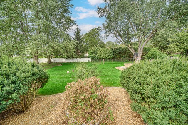 9776 W Oakridge Drive, St. John, IN 46373