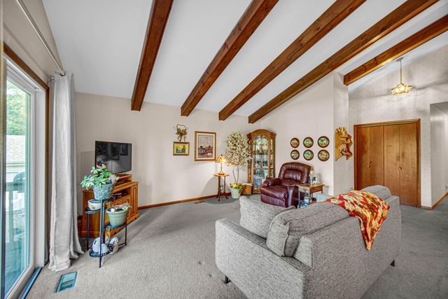 9776 W Oakridge Drive, St. John, IN 46373