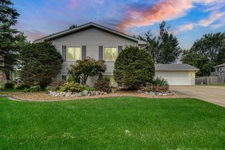 9776 W Oakridge Drive, St. John, IN 46373