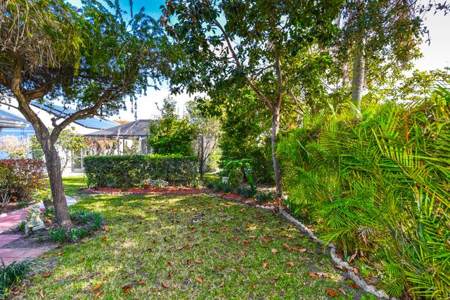 7886 SE Trenton Avenue, Hobe Sound, FL 33455