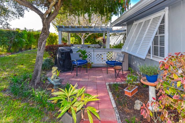 7886 SE Trenton Avenue, Hobe Sound, FL 33455