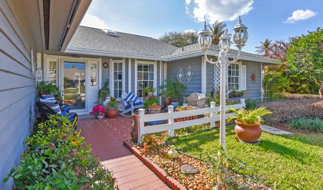 7886 SE Trenton Avenue, Hobe Sound, FL 33455