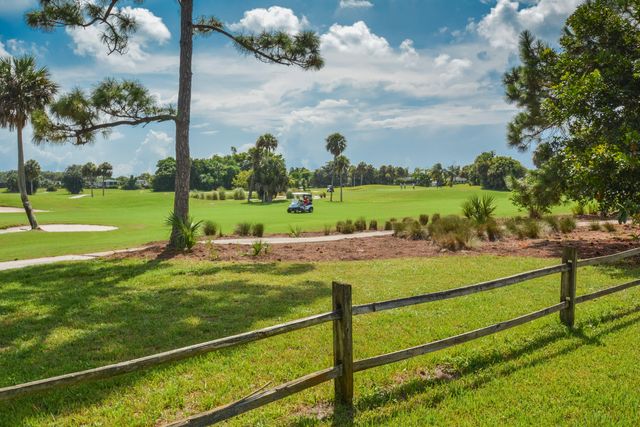 7886 SE Trenton Avenue, Hobe Sound, FL 33455