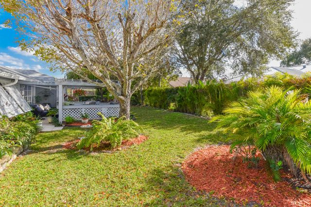 7886 SE Trenton Avenue, Hobe Sound, FL 33455