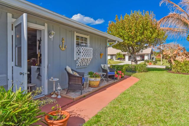 7886 SE Trenton Avenue, Hobe Sound, FL 33455