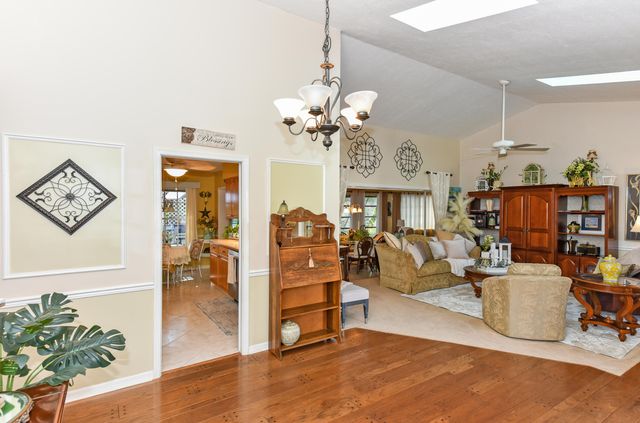 7886 SE Trenton Avenue, Hobe Sound, FL 33455