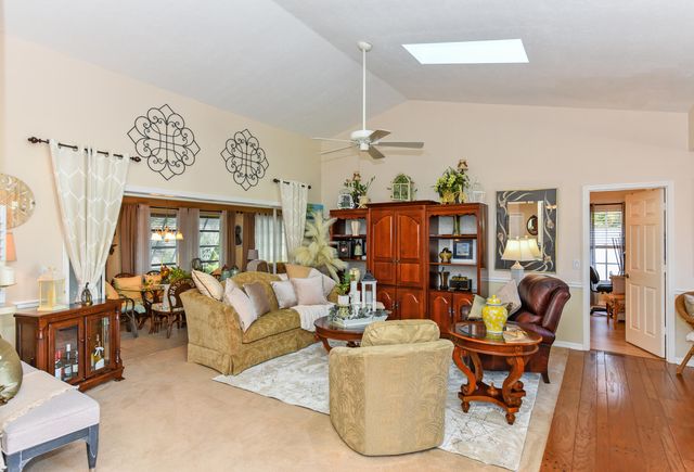 7886 SE Trenton Avenue, Hobe Sound, FL 33455