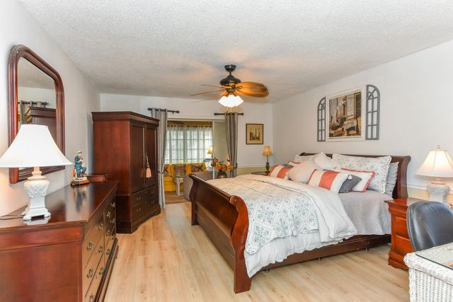 7886 SE Trenton Avenue, Hobe Sound, FL 33455