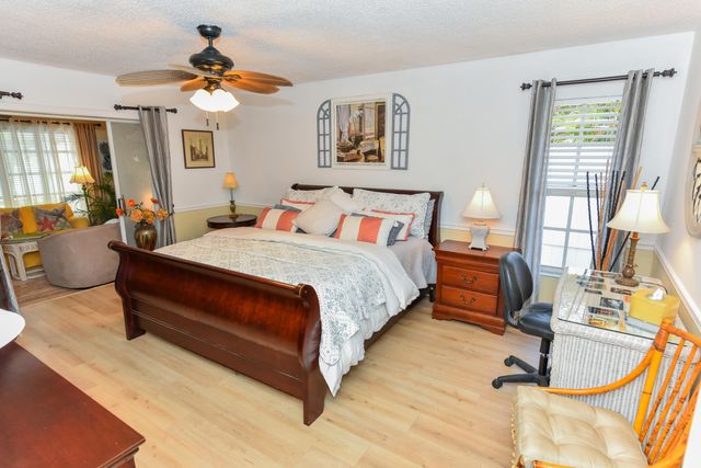 7886 SE Trenton Avenue, Hobe Sound, FL 33455