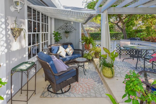 7886 SE Trenton Avenue, Hobe Sound, FL 33455