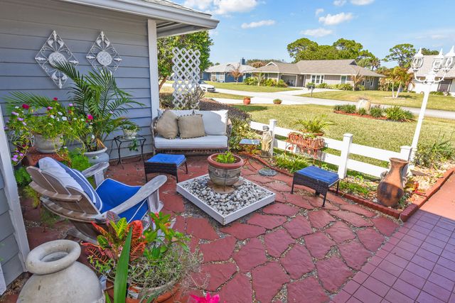 7886 SE Trenton Avenue, Hobe Sound, FL 33455