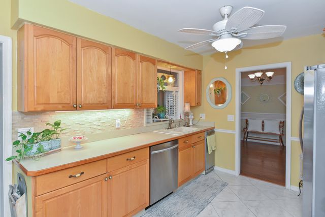 7886 SE Trenton Avenue, Hobe Sound, FL 33455