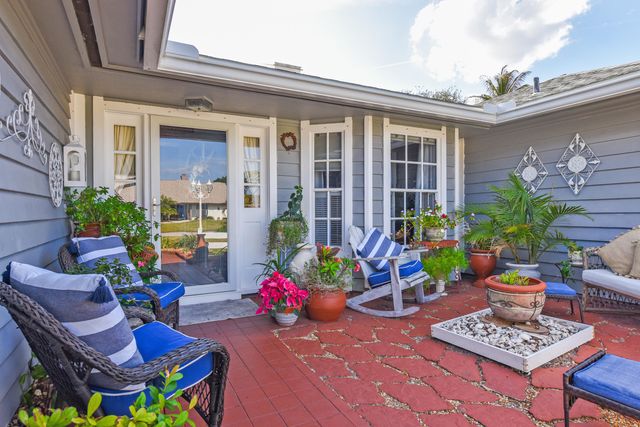 7886 SE Trenton Avenue, Hobe Sound, FL 33455