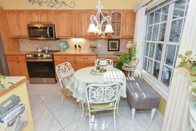 7886 SE Trenton Avenue, Hobe Sound, FL 33455