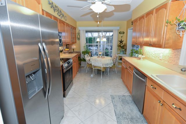 7886 SE Trenton Avenue, Hobe Sound, FL 33455