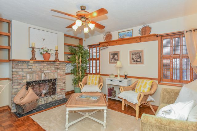 7886 SE Trenton Avenue, Hobe Sound, FL 33455