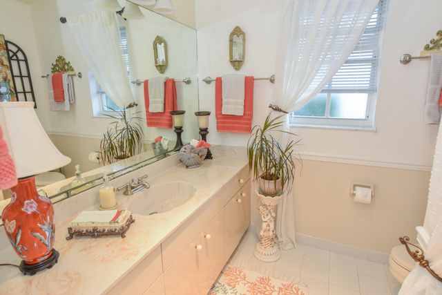 7886 SE Trenton Avenue, Hobe Sound, FL 33455