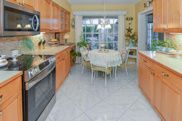 7886 SE Trenton Avenue, Hobe Sound, FL 33455