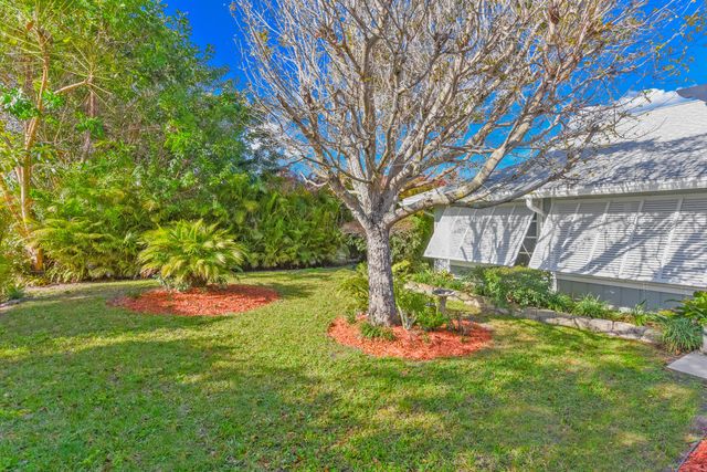 7886 SE Trenton Avenue, Hobe Sound, FL 33455